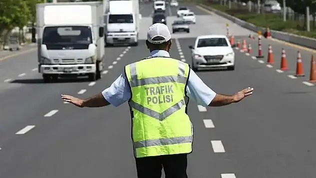Konya'da yola çıkacaklar dikkati: O güzergah trafiğe kapatıldı!