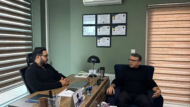 Konya'da yüksek lisans yapan emekli başçavuş, oğluyla meslektaş oldu!