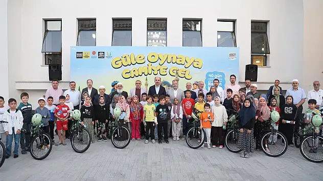 Konya'da yürek ısıtan görüntü! Sayıları 15 bini aştı