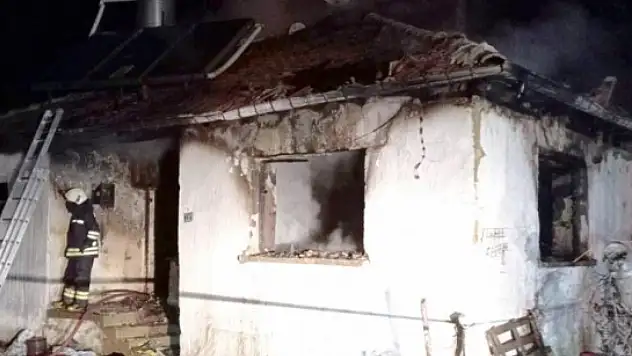 Konya'da yürek yakan son: Annesini kurtarmak için alevlere daldı! Hayatını kaybetti