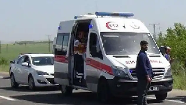 Konya'da yürekler ağza geldi: Ambulans devrildi, Çok sayıda yaralı var!