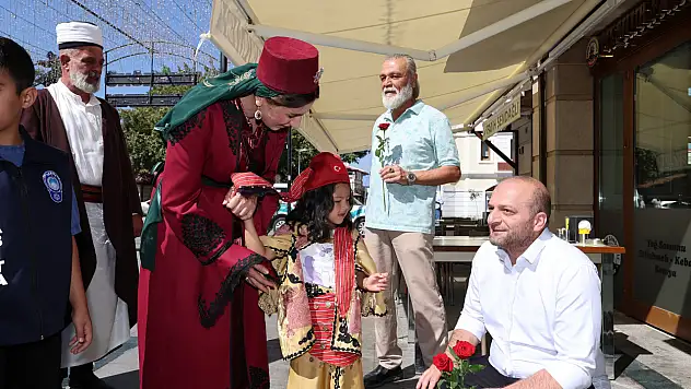 Konya'da zabıtalardan 200. yıla özel renkli kutlama