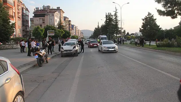 Konya'da zincirleme kaza! 3 yaşındaki çocuk hastaneye kaldırıldı