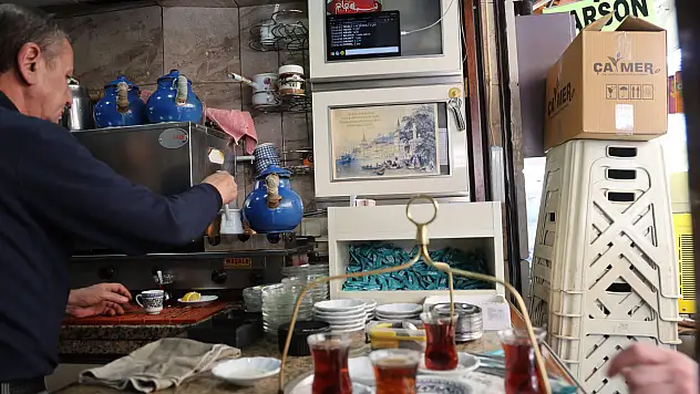 Konya'daki çay işletmelerinde sipariş devri değişiyor!