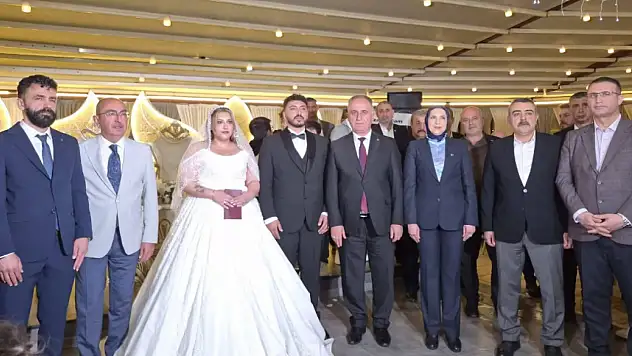 Konya'daki düğün siyaseti buluşturdu