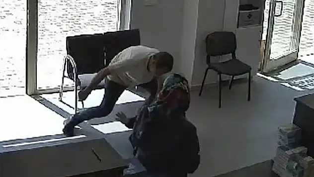 Konya'daki eczanede karısını defalarca bıçaklayan kocaya verilen ceza belli oldu!