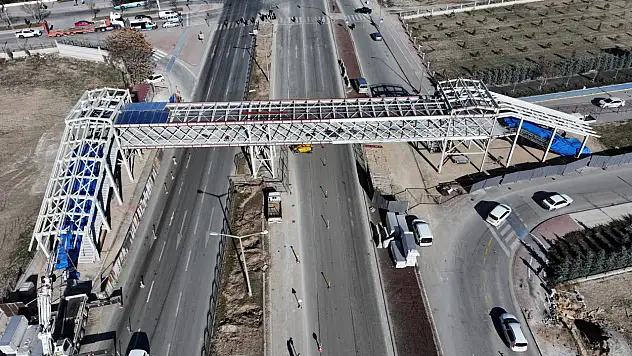 Konya'daki İki Yaya Üst Geçidi Yenileniyor