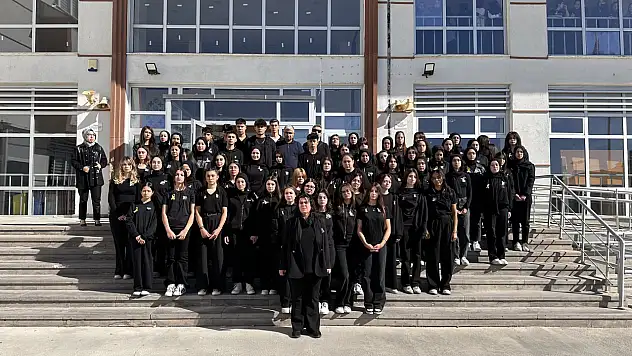 Konya'daki kazada ölen öğretmen Mevlüt Külcü'nün okulunda yas hakim