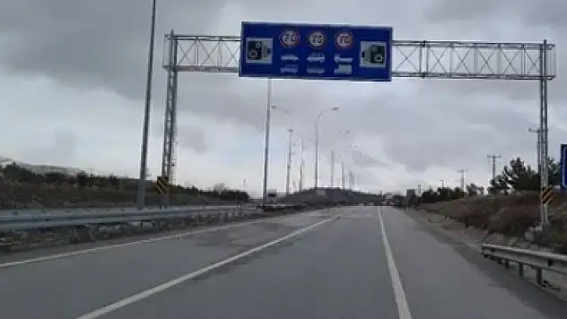 Konya'daki o ilçede yol çalışması: Trafik kontrollü sağlanıyor