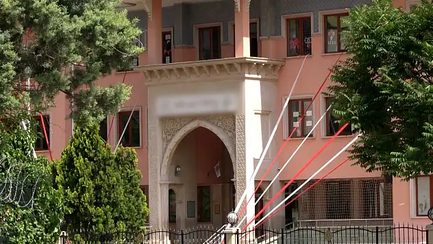 Konya'daki okullarda akran zorbalığı alarmı: 4. sınıf öğrencisi beyin kanaması geçirdi!