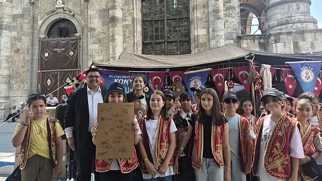 Konya'daki Türk Kültürü buluşması: Aziziye Meydanı'nı yüzlerce vatandaş doldurdu