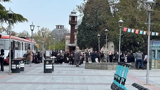 Konya'daki ucuzluk vatandaşı kuyruğa soktu
