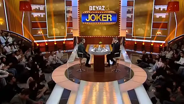 Konya'daki üniversitede görev yapan akademisyen 'Beyaz'la Joker' yarışmasında ter döktü!