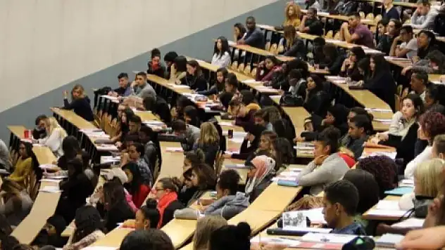 Konya'daki üniversitenin QR kod uygulaması ülke gündeminde: Vekilden eleştiri!