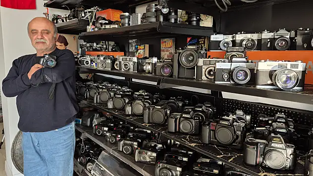 Konya'daki yangınla küllerinden doğdu, 41 yıllık tutkusu sergiye dönüştü