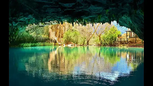 Konya'dan Antalya'ya akıyor! Bu yer altı mağarası 100 TL'ye unutulmaz anlar yaşatıyor...