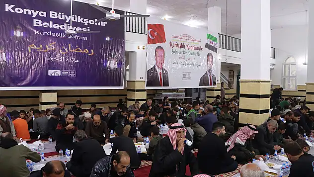 Konya'dan Suriye'ye kardeşlik sofraları: 60 bin kişi aynı sofrada buluştu