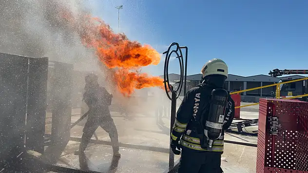 Konya'dan tarihi başarı! 57 ülkenin itfaiyecisi bu merkezde eğitim alacak