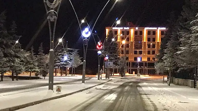 Konya Ereğli'ye mevsimin ilk karı yağdı