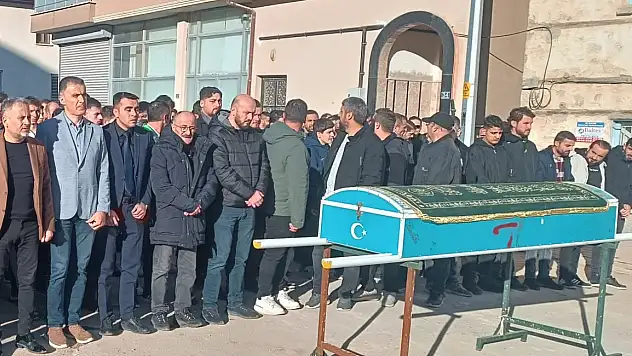 Konya gözyaşlarıyla uğurladı: 5 gün sonra bulunan 15 yaşındaki Berk toprağa verildi