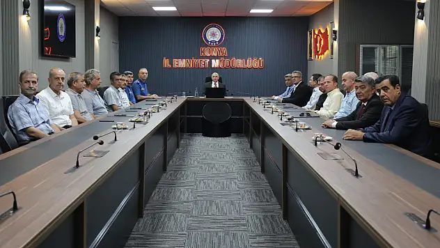 Konya İl Emniyet Müdürü Yüksek, emekli polislerle bir araya geldi