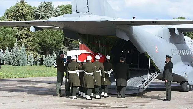 Konya'lı şehidin naaşı törenle İzmir'e uğurlandı
