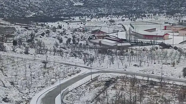 Konya'nın bu ilçesi güne beyaz örtüyle uyandı