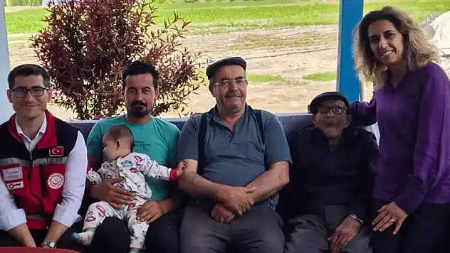 Konya'nın en yaşlı babasına sürpriz