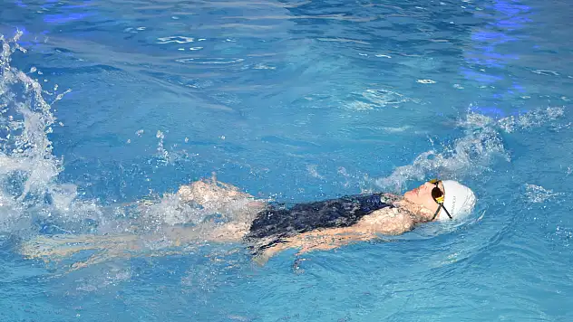 Konya'nın gururu Aybüke, biyonik kulağıyla milli hedefe!