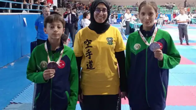 Konya'nın gururu olmaya devam ediyorlar: Dereceyle döndüler!