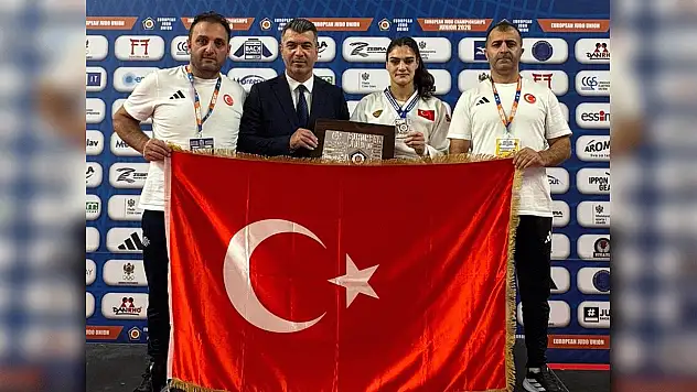 Konya'nın gururu Sinem Oruç, Avrupa'da ikinci oldu