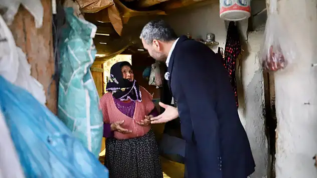 Konya'nın ilçe başkanı Ramazan'da büyüklerini unutmadı: Büyüklerinin gönlüne dokundu