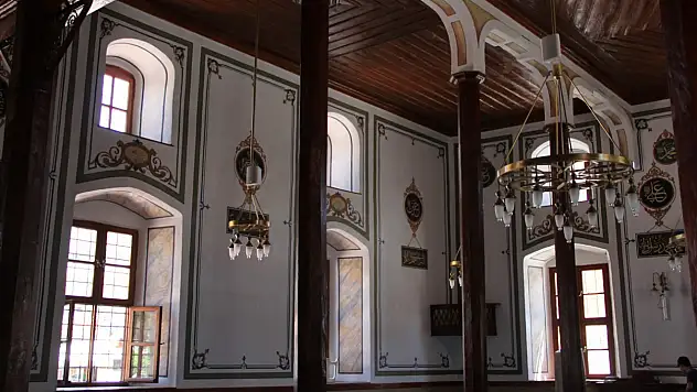 Konya'nın kalbinde Osmanlı mucizesi: Bu camii her adımda hayran bırakıyor!