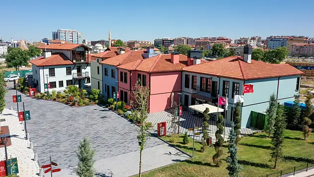 Konya'nın kalbinde tarihi otel! Vali Akın'dan tam not...