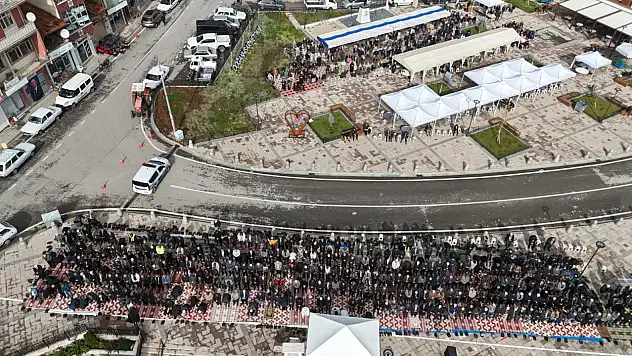 Konya'nın kurak topraklarına umut olmak için eller semaya uzandı