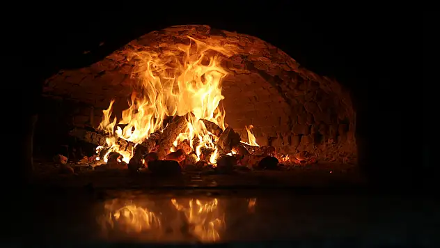 Konya'nın meşe odunlu tahinli pidesi Ramazan sofralarını fethediyor