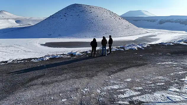 Konya'nın nazar boncuğu, beyaz gelinliğini giydi