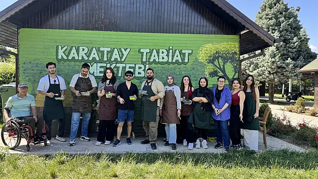 Konya'nın okulları sanatla renkleniyor: NEÜ öğrencileri duvarlara hayat veriyor