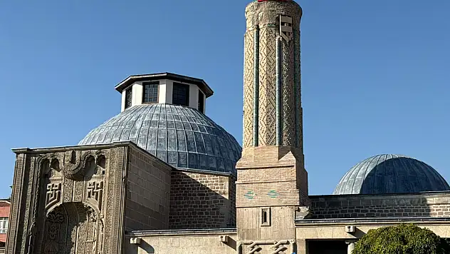 Konya'nın orta yerinde tarihi operasyon! Taş dantel ilmek ilmek yeniden işleniyor