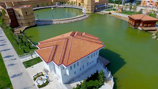 Konya'nın Selçuklu ilçesine tarihi bir yolculuk: Türkiye'deki ünlü yapıtlar orda!