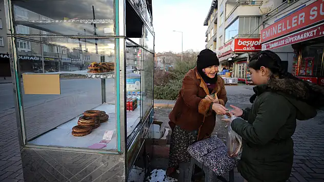 Konya'nın Simitçi Teyze'si!