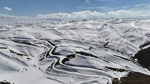 Konya'nın yükseklerinde iki mevsim aynı anda yaşanıyor