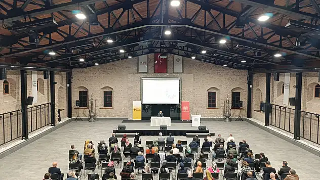 Konya Öğretmen Akademileri hız kesmiyor: Eğitimciler alanın uzmanlarıyla buluşuyor!