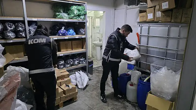 Konya polisi yılbaşı öncesi sahaya indi: Tek tek incelediler