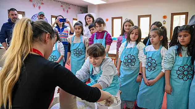 Konya Selçuklu Belediyesi'nde uluslararası öğrenciler sanat deneyimi yaşadı