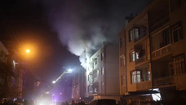 Konya Selçuklu'da 3 katlı binada yangın paniği