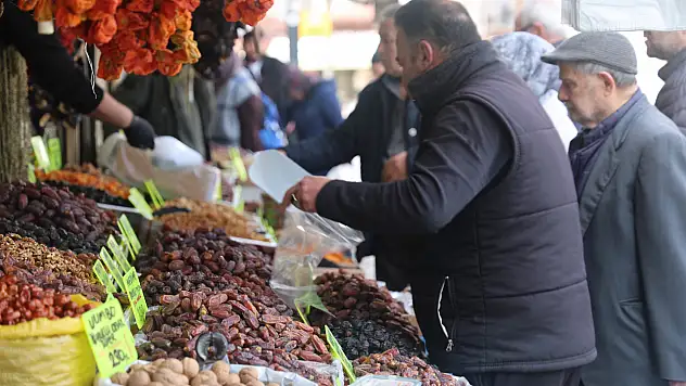 Konya sofralarını hurma bereketi sardı