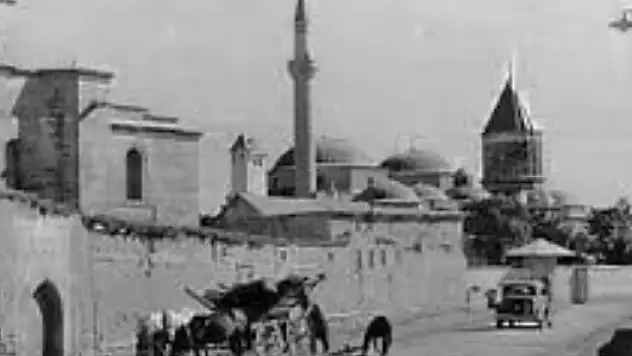 Konya sokaklarında atlı tramvaylar: Demir raylar ve çift atla 19 yıl