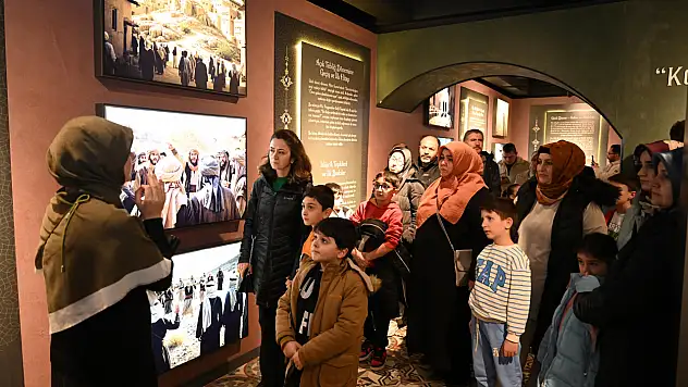 Konya, tarihi ve manevi zenginliğini bir arada yaşıyor: Siyer Sergisi'ne yoğun ilgi