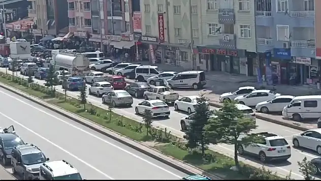 Konya Trafiğini Artıran Nedenler: Yeni Raylı Sistem Hatları Neden Eleştiriliyor? Konya'da 2025 Yılı Otomobil Sayısı...